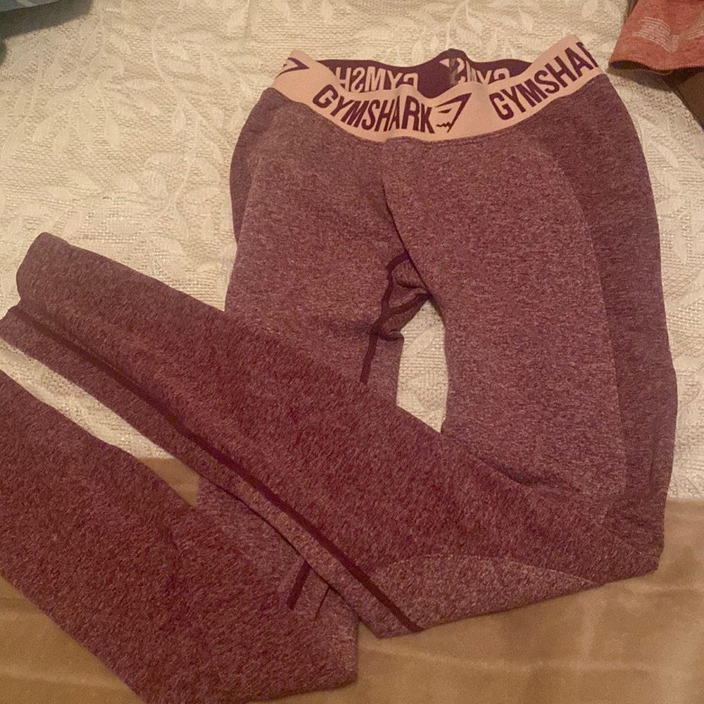 GYM SHARK LEGGINGS!